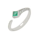 Trendy Emerald & Diamond Ring in 18k white gold