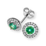 Orecchini in stile elegante con smeraldi e diamanti con oro bianco 18 carati