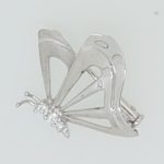 Pendentif / broche papillon or blanc 750 satiné / poli