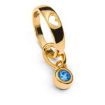 Taufring in Gelbgold 375 mit ausgestanztem Herz und 1 Zirkonia hellblau