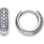 750 creoli in oro bianco con 22 diamanti ciascuno H SI in totale 0,36 ct.