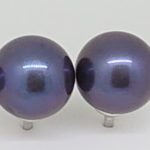 Pearl earrings white gold 750, 8.8mm with black